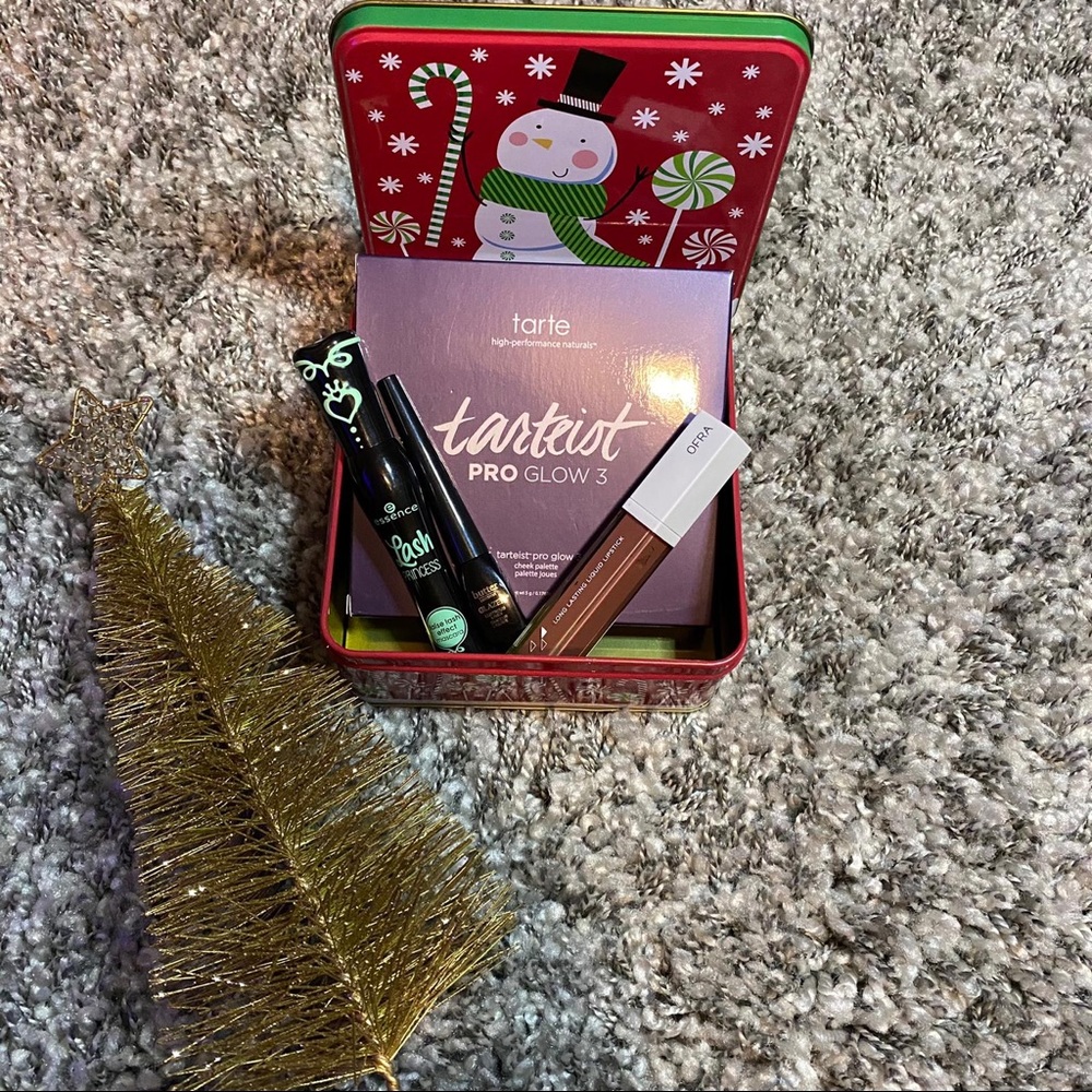 NEW Christmas Gift Box